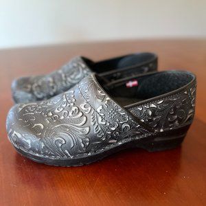 Sanita Clogs, Size 40, Black and Silver Paisley Design